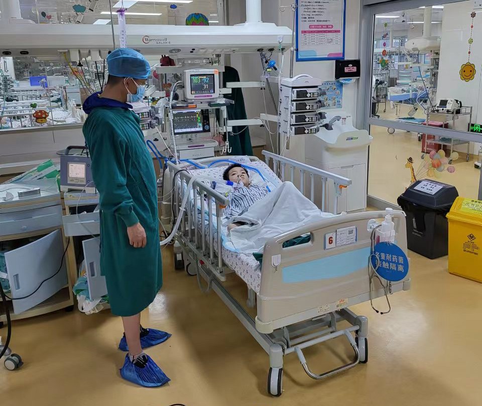 平凉跨省救护车出租公司