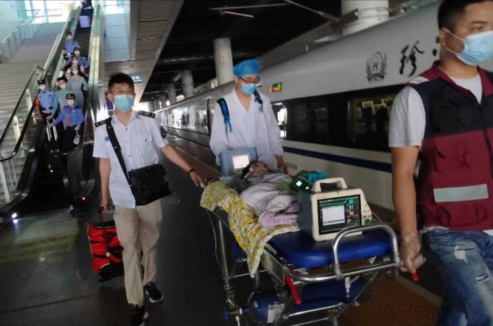 平凉高铁转运公司